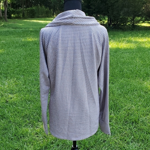 𝅺Long sleeve top striped large Fade by BKe - Picture 3 of 4